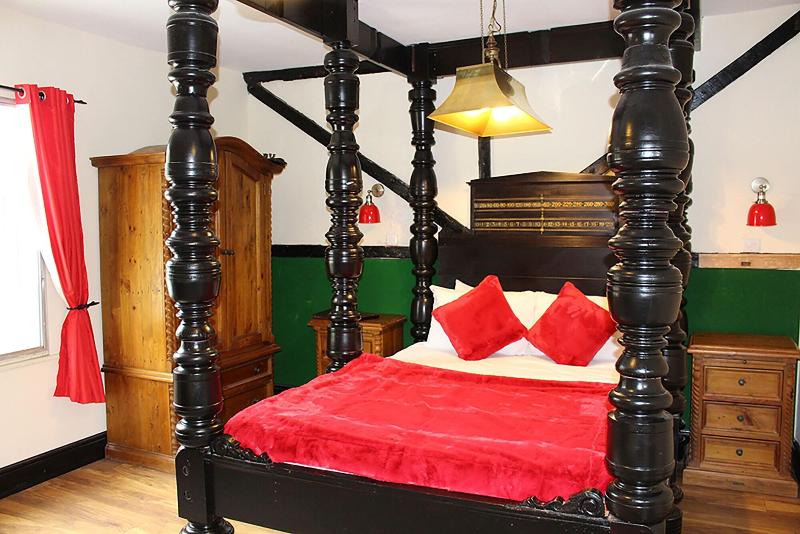 Old Hall House image