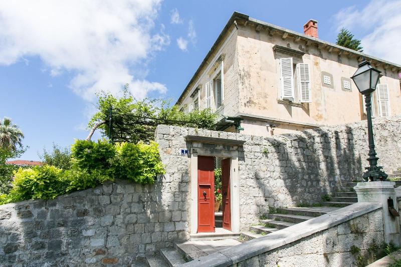 Rooms Posat — general view