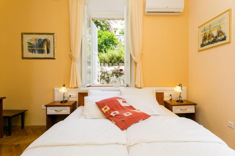 Rooms Posat image