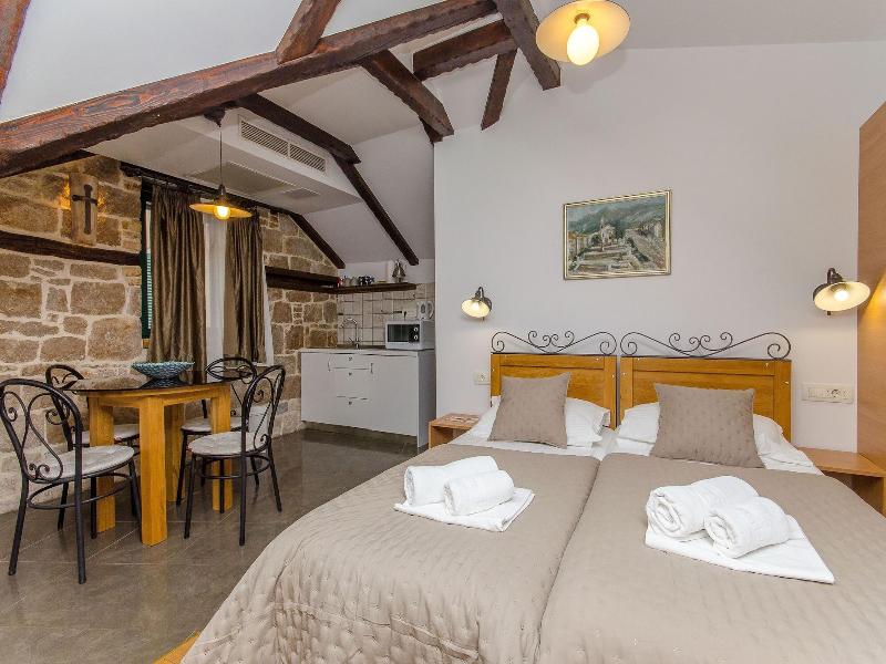 Villa Desideria image