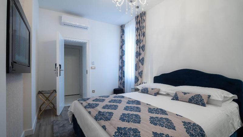 Elixir Luxury Rooms image