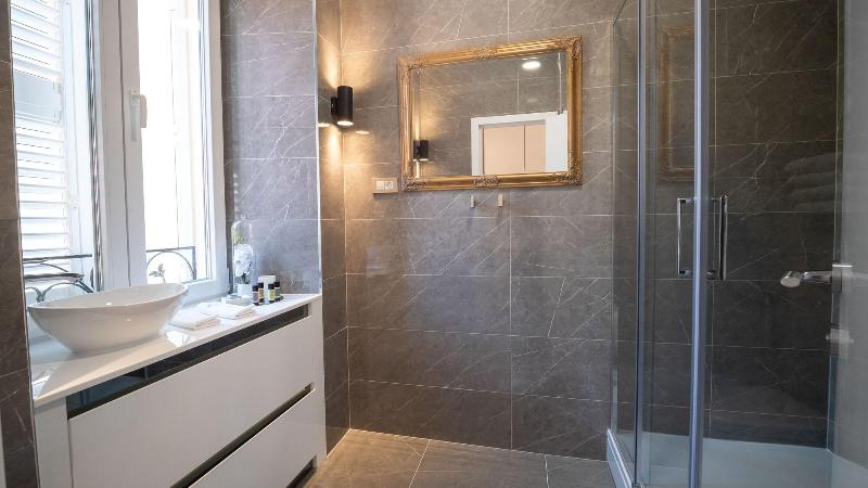Elixir Luxury Rooms image