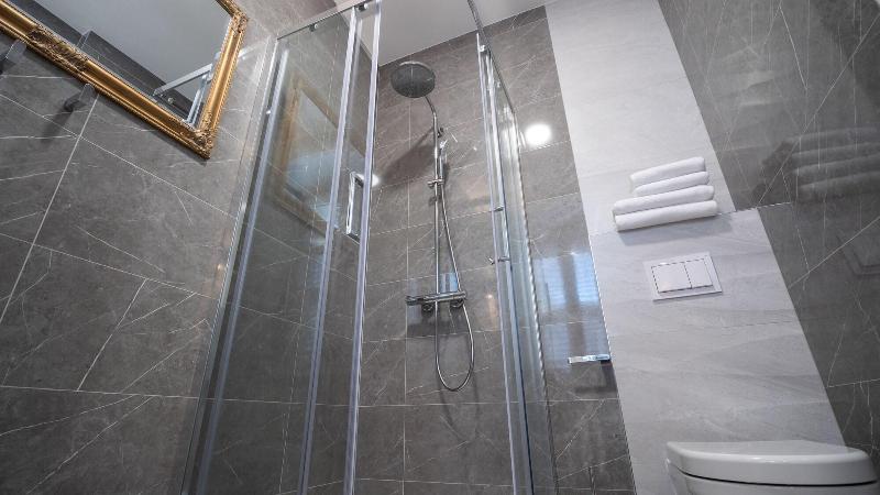 Elixir Luxury Rooms image