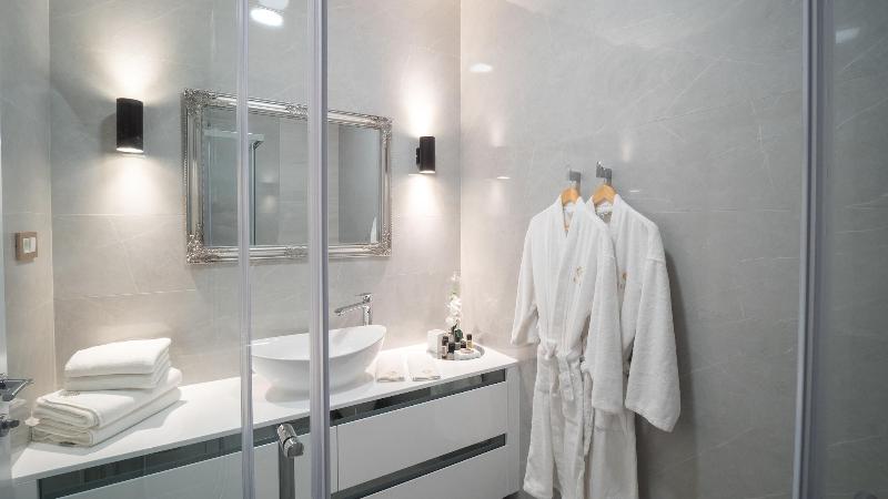 Elixir Luxury Rooms image