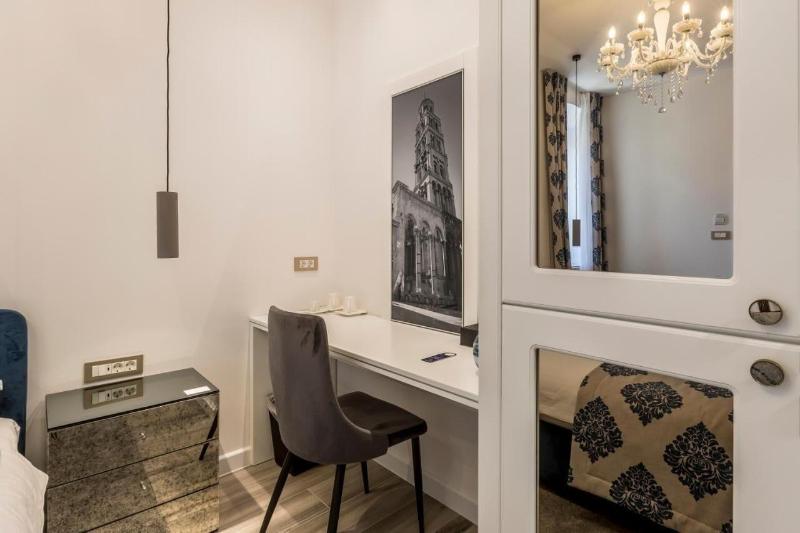 Elixir Luxury Rooms image