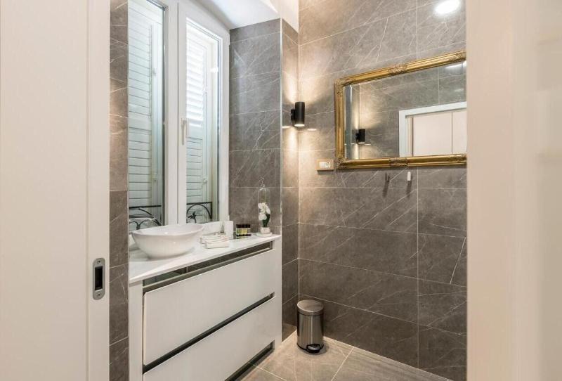 Elixir Luxury Rooms image