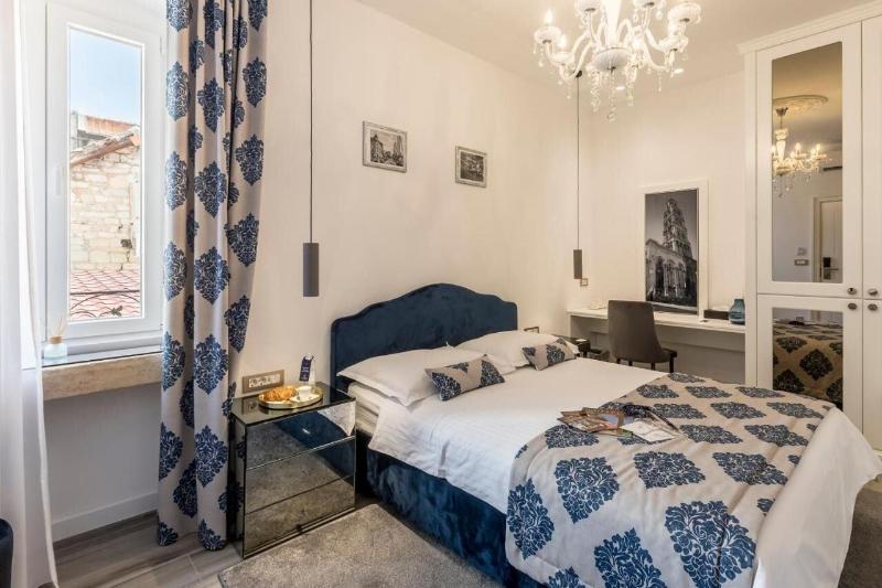 Elixir Luxury Rooms image