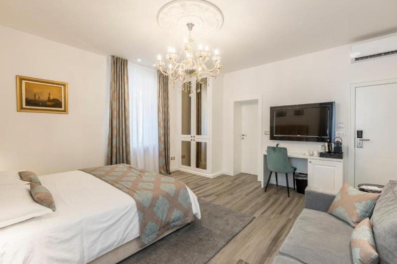 Elixir Luxury Rooms image