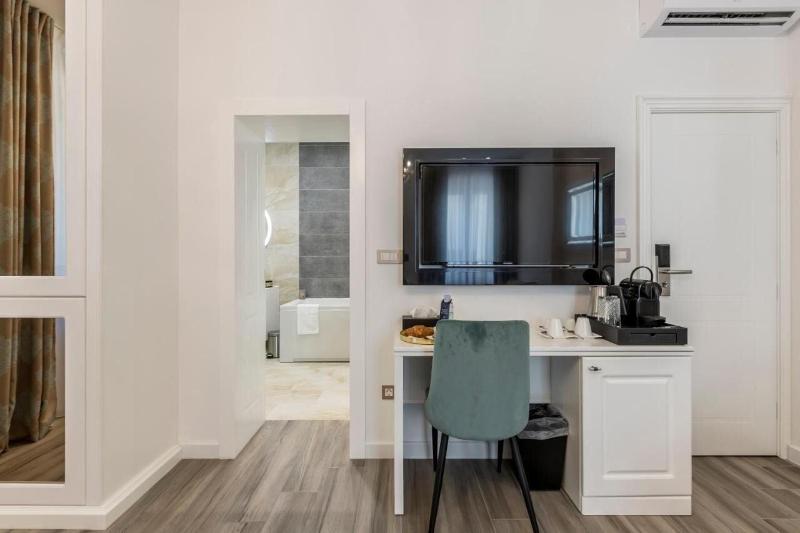 Elixir Luxury Rooms image