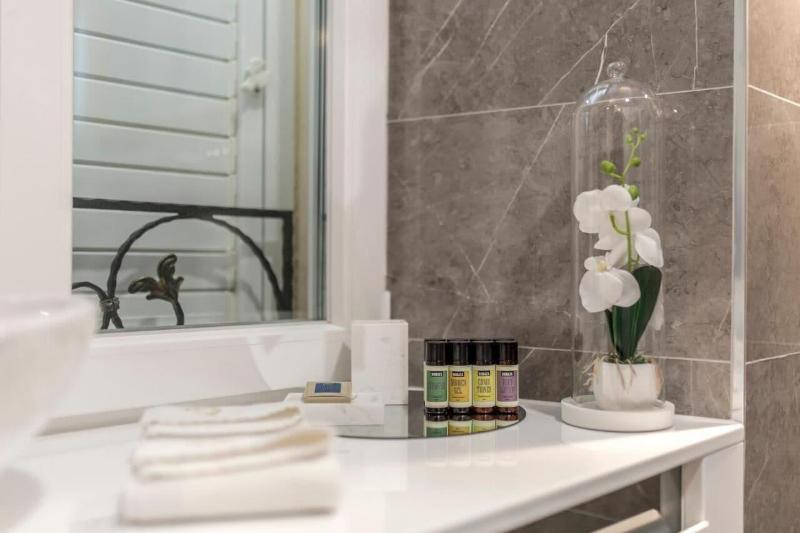 Elixir Luxury Rooms image