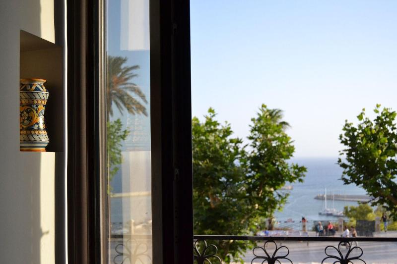 Agorà Panoramic Rooms image