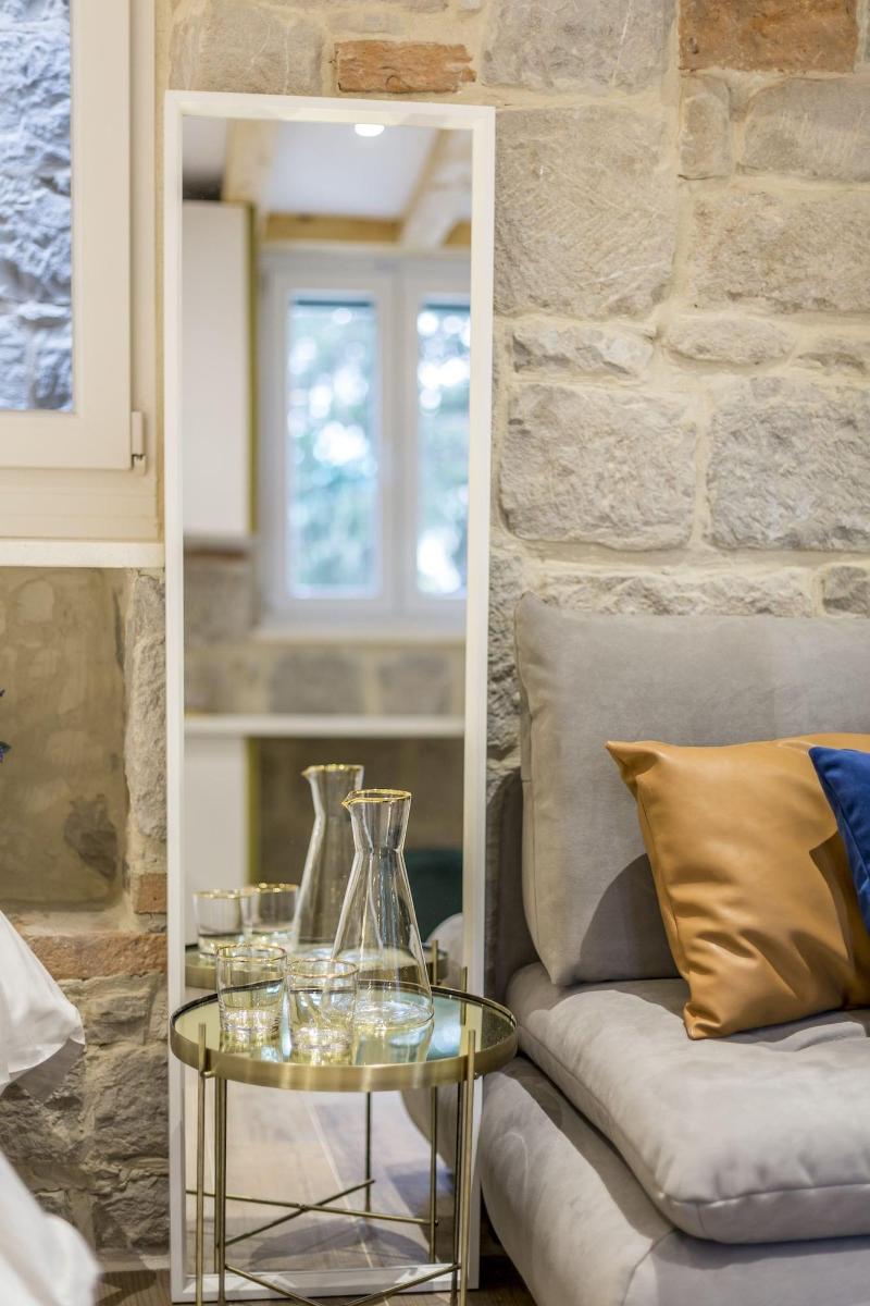 Luxury Rooms Miara In City Centre image