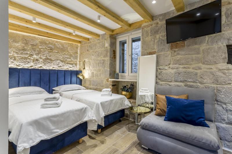 Luxury Rooms Miara In City Centre image