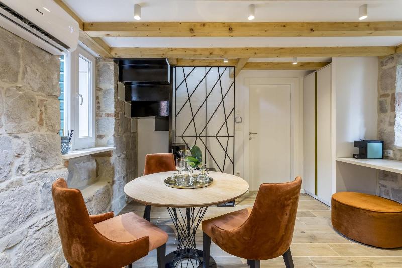 Luxury Rooms Miara In City Centre image