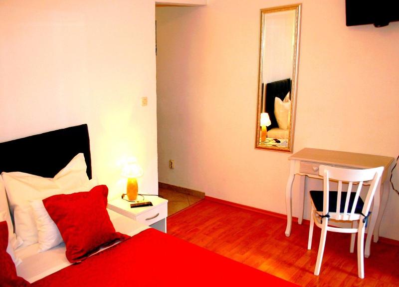 Emily Rooms image
