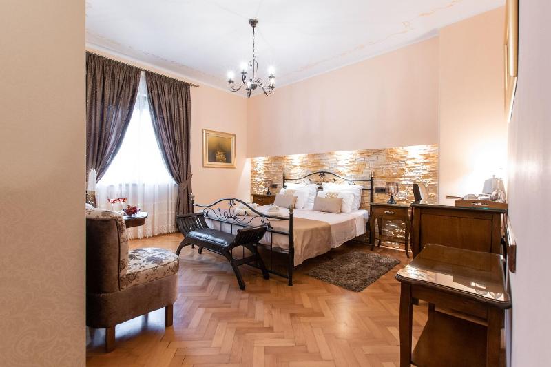 Unique Luxury Rooms image
