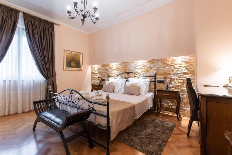 Unique Luxury Rooms image