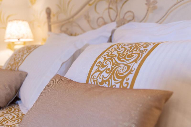 Unique Luxury Rooms image