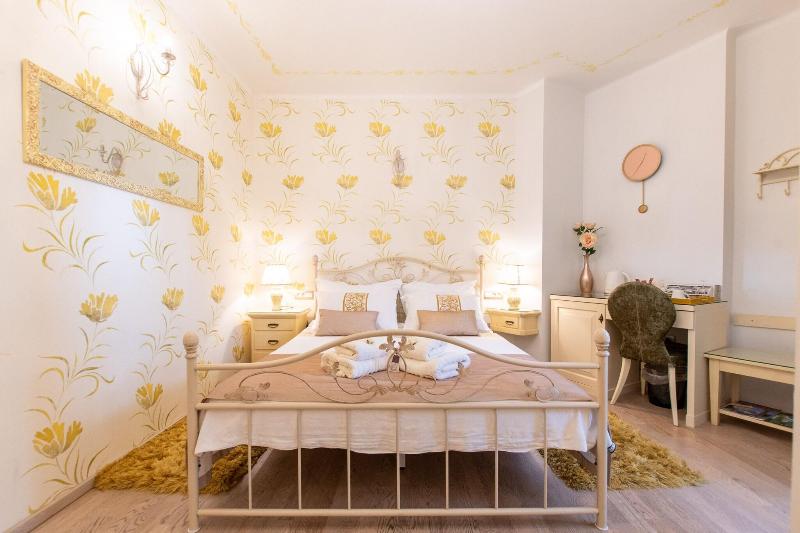 Unique Luxury Rooms image