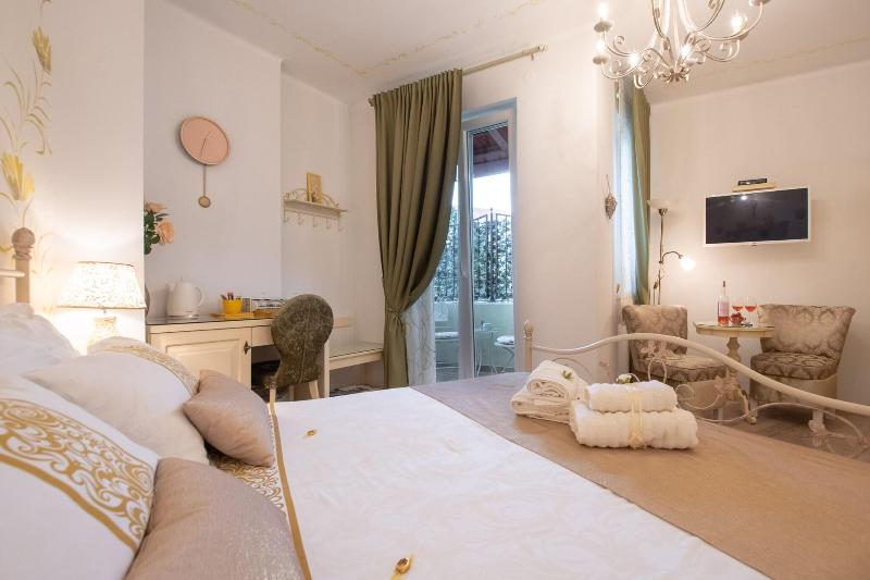 Unique Luxury Rooms image