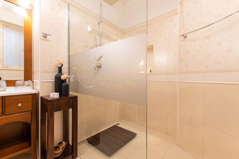 Unique Luxury Rooms image