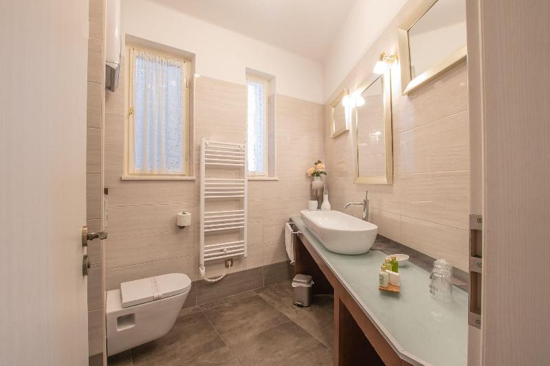 Unique Luxury Rooms image