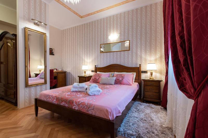Unique Luxury Rooms image