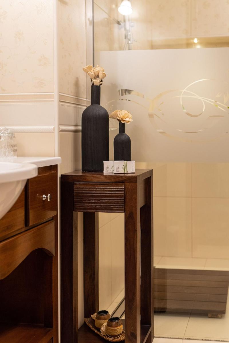 Unique Luxury Rooms image