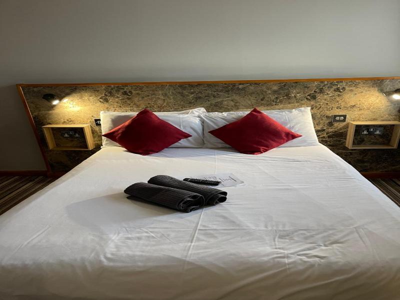 Six Bells Hotels image