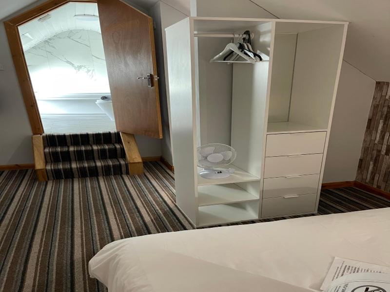 Six Bells Hotels image