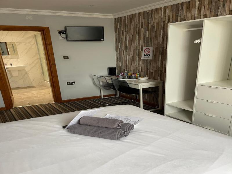 Six Bells Hotels image