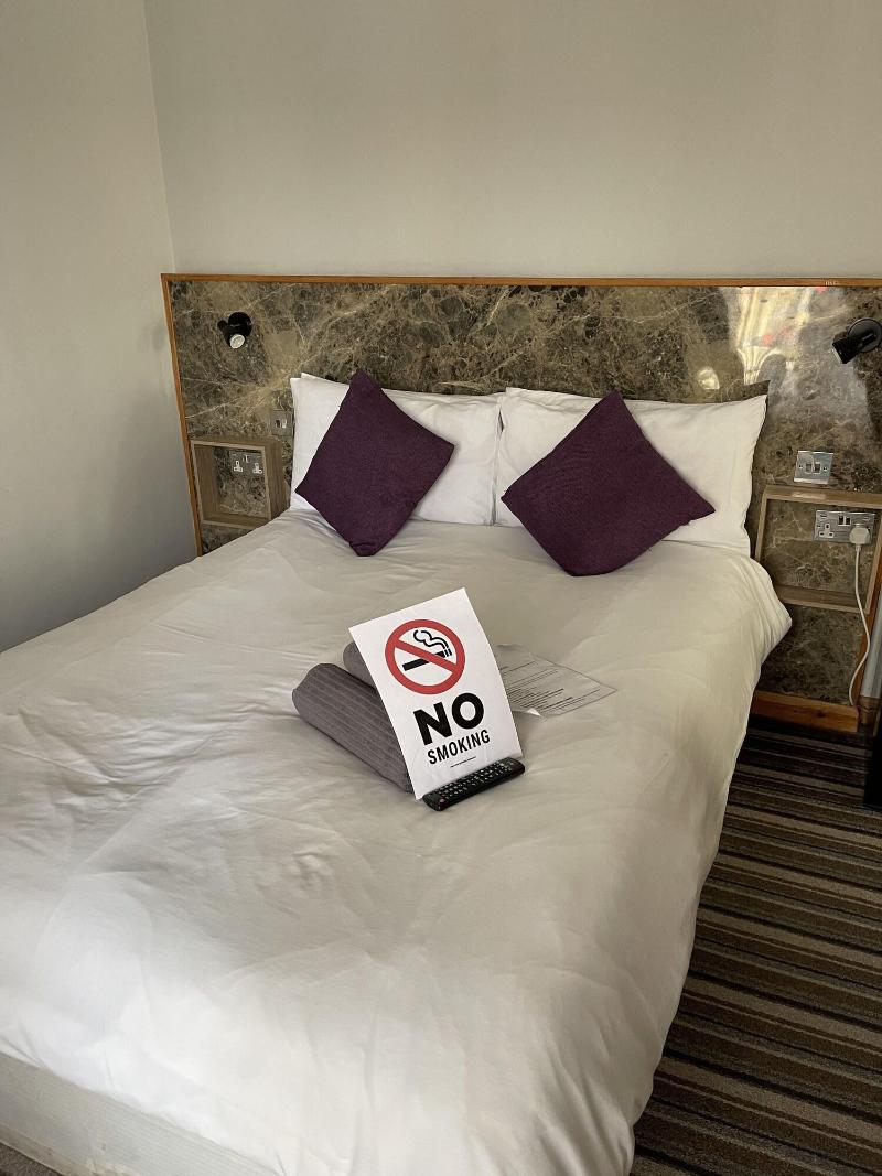 Six Bells Hotels image
