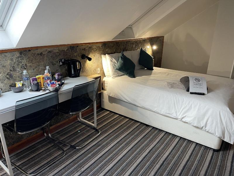 Six Bells Hotels image