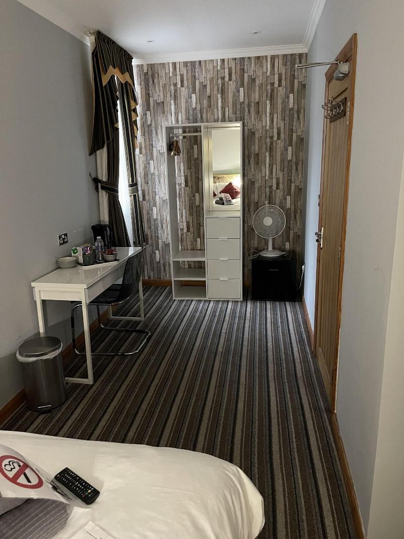 Six Bells Hotels image