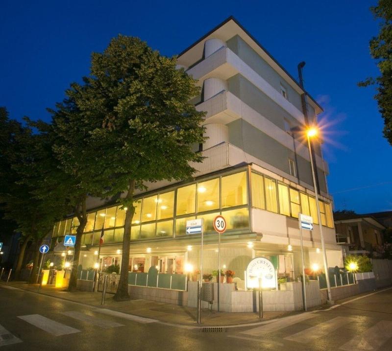 Hotel Crystal image