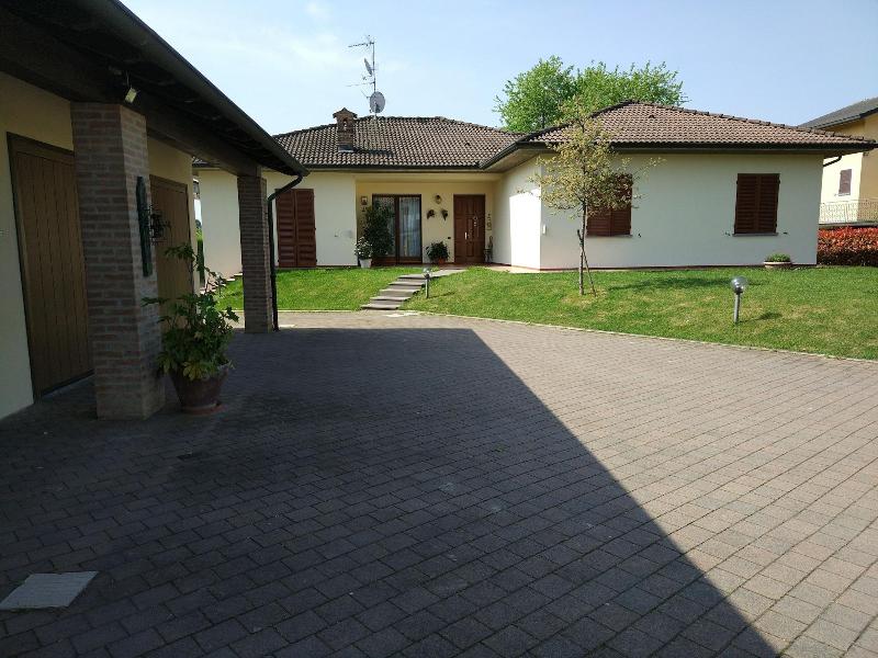 Marinella B image