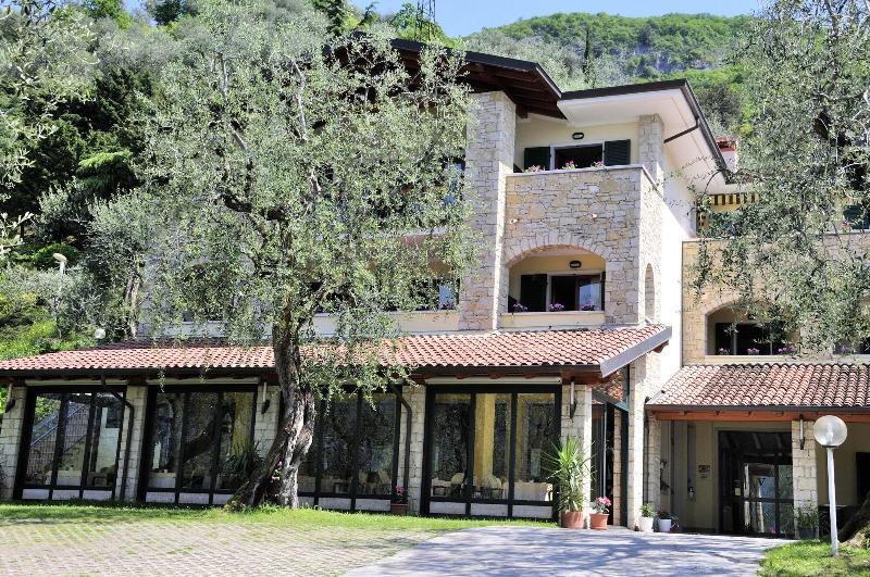 Hotel Veronesi image
