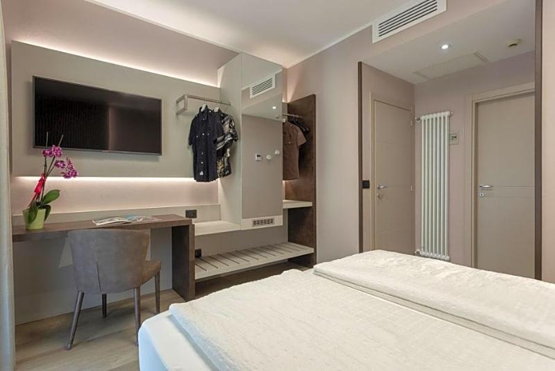 Hotel Veronesi image