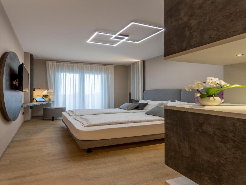 Hotel Veronesi image