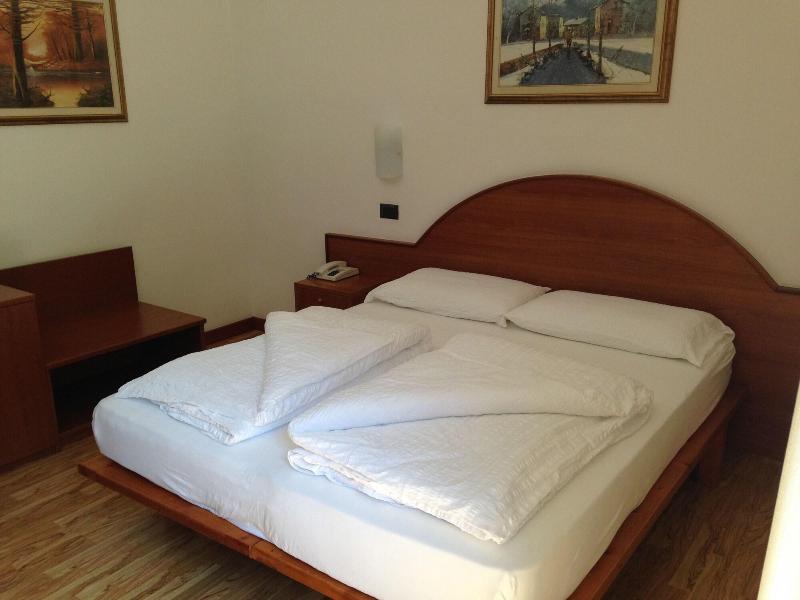 Hotel Veronesi image