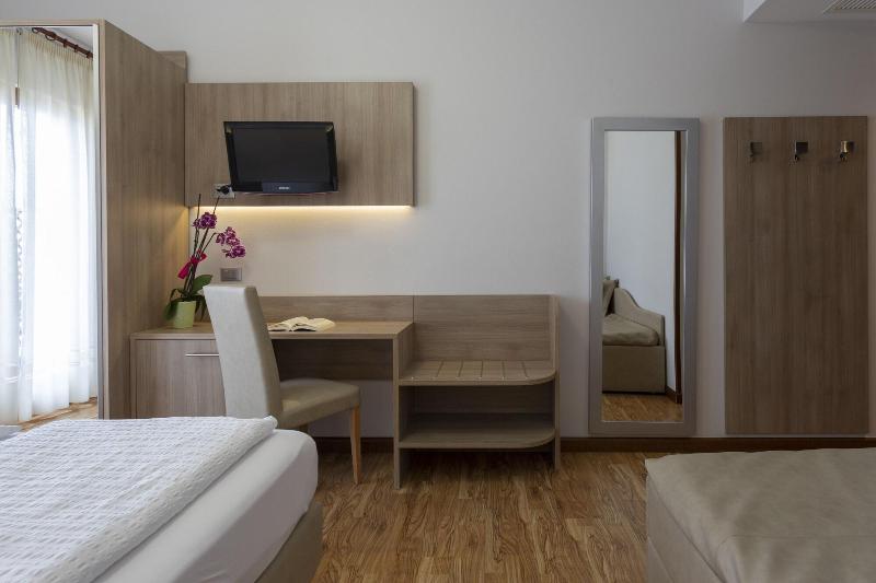 Hotel Veronesi image