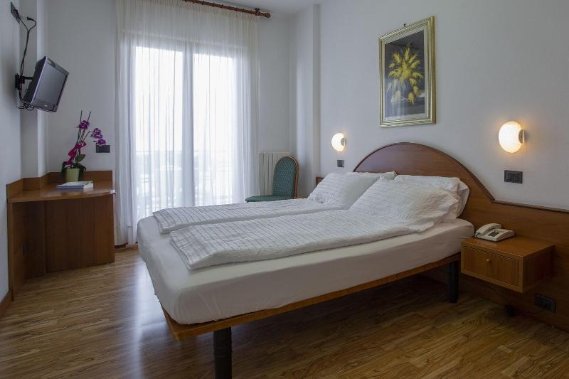Hotel Veronesi image