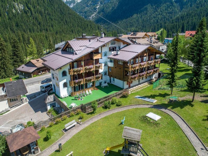 Hotel Alpe image