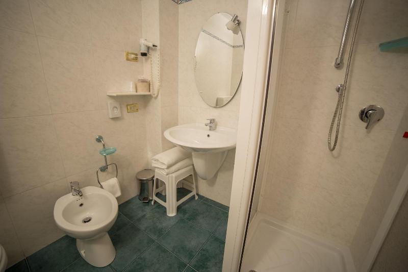Hotel Grizzly image