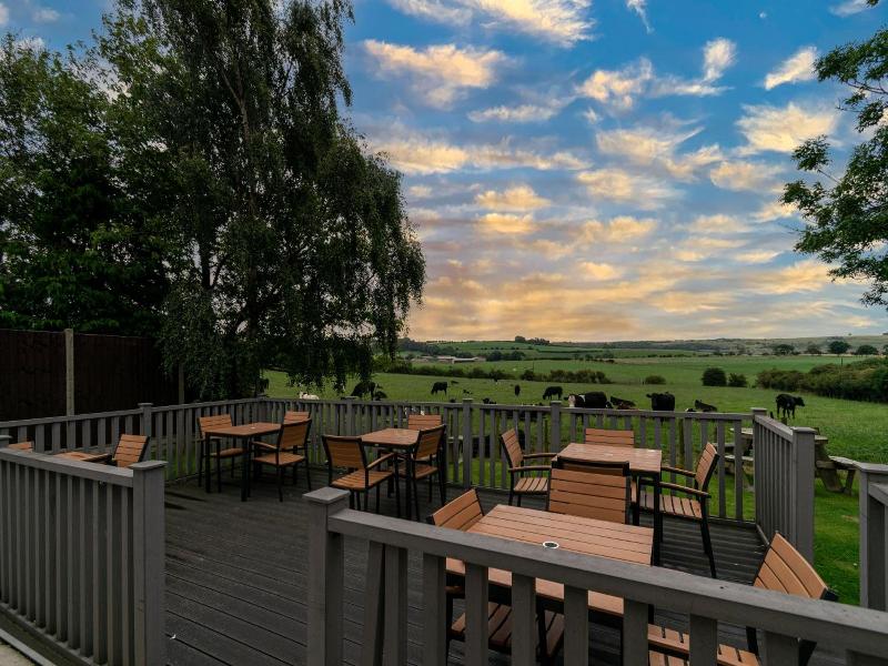 The Three Horseshoes image