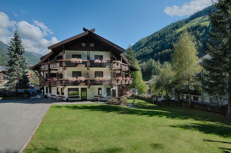 Hotel Auren image
