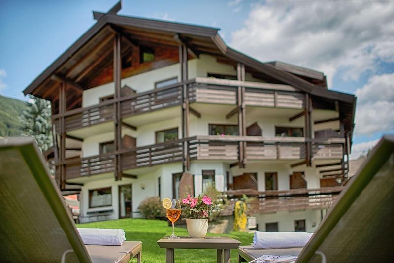 Hotel Auren image