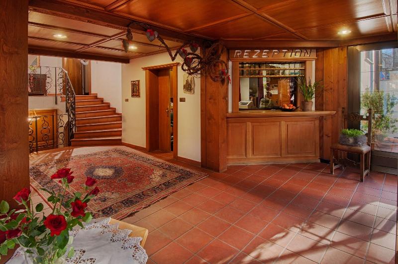 Hotel Auren image