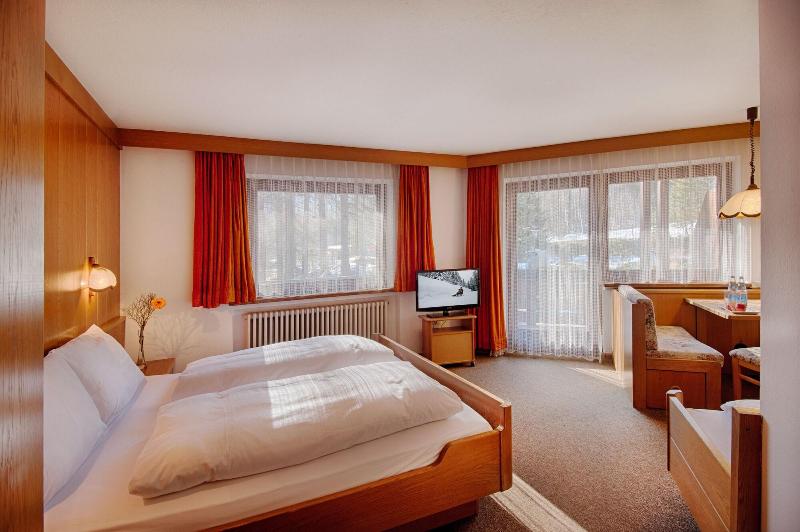 Hotel Auren image