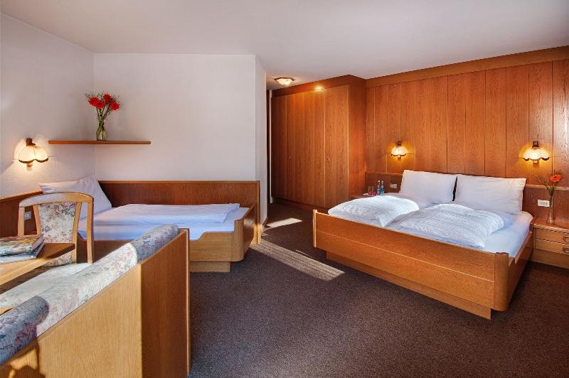 Hotel Auren image